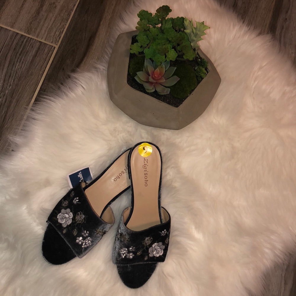 Ziggi Soho grey velvet Emalie mules Sz 9 NWT